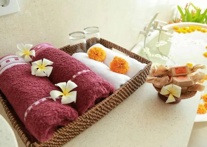 2 Chic 2br With Private Pools In - Side By Side, Private *