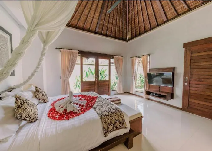 2 Chic 2br With Private Pools In - Side By Side, Private
